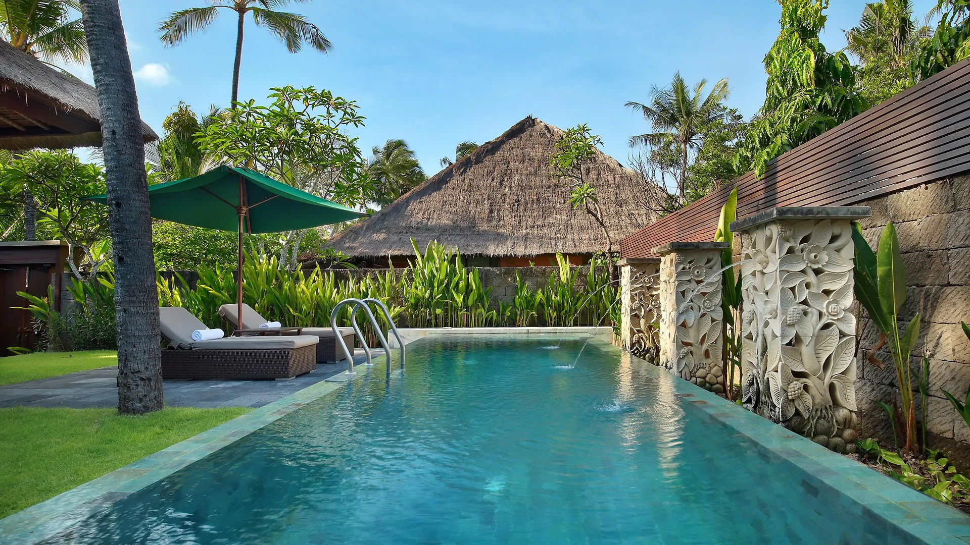 Legian Beach Hotel