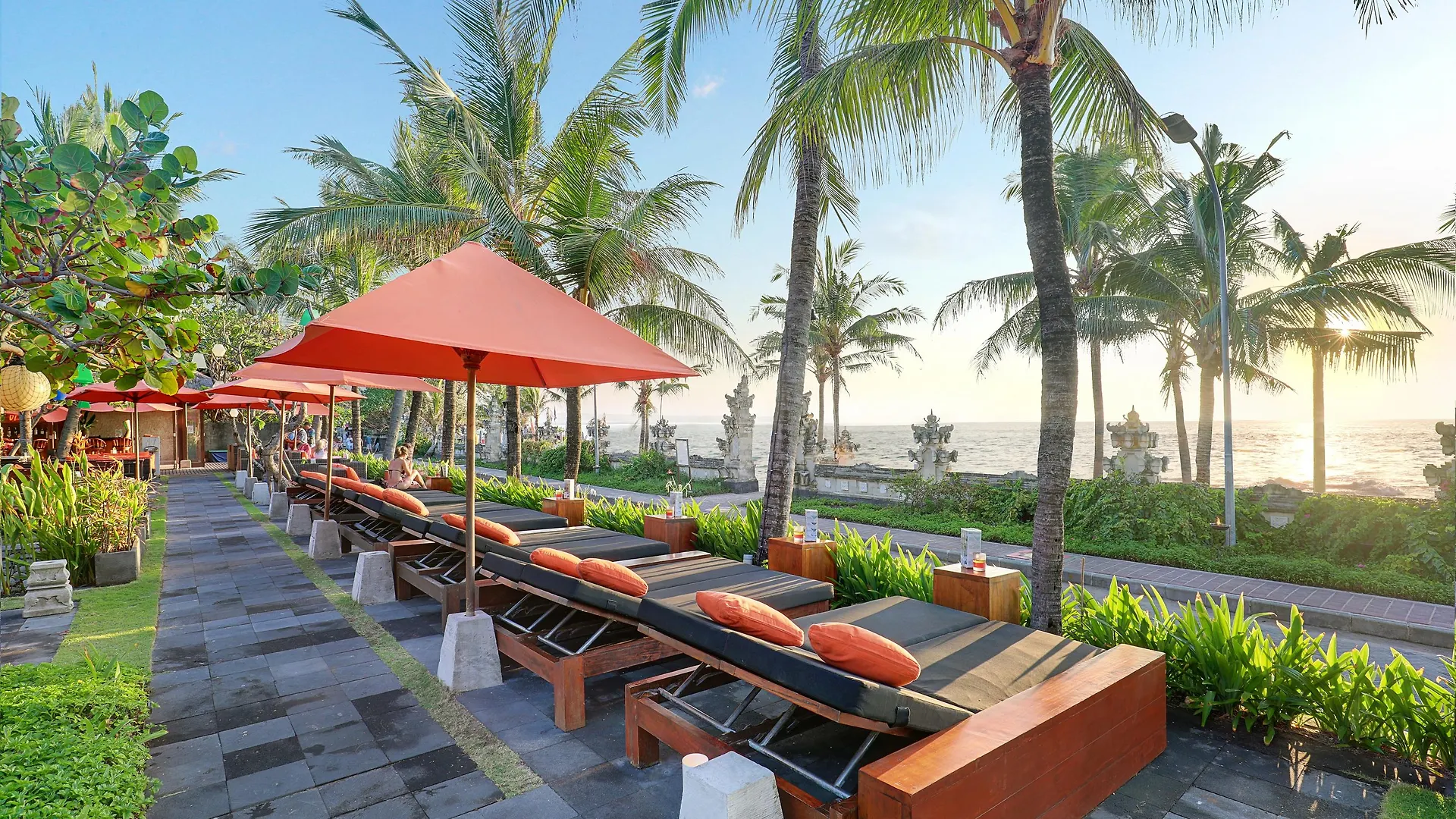 Legian Beach Hotel
