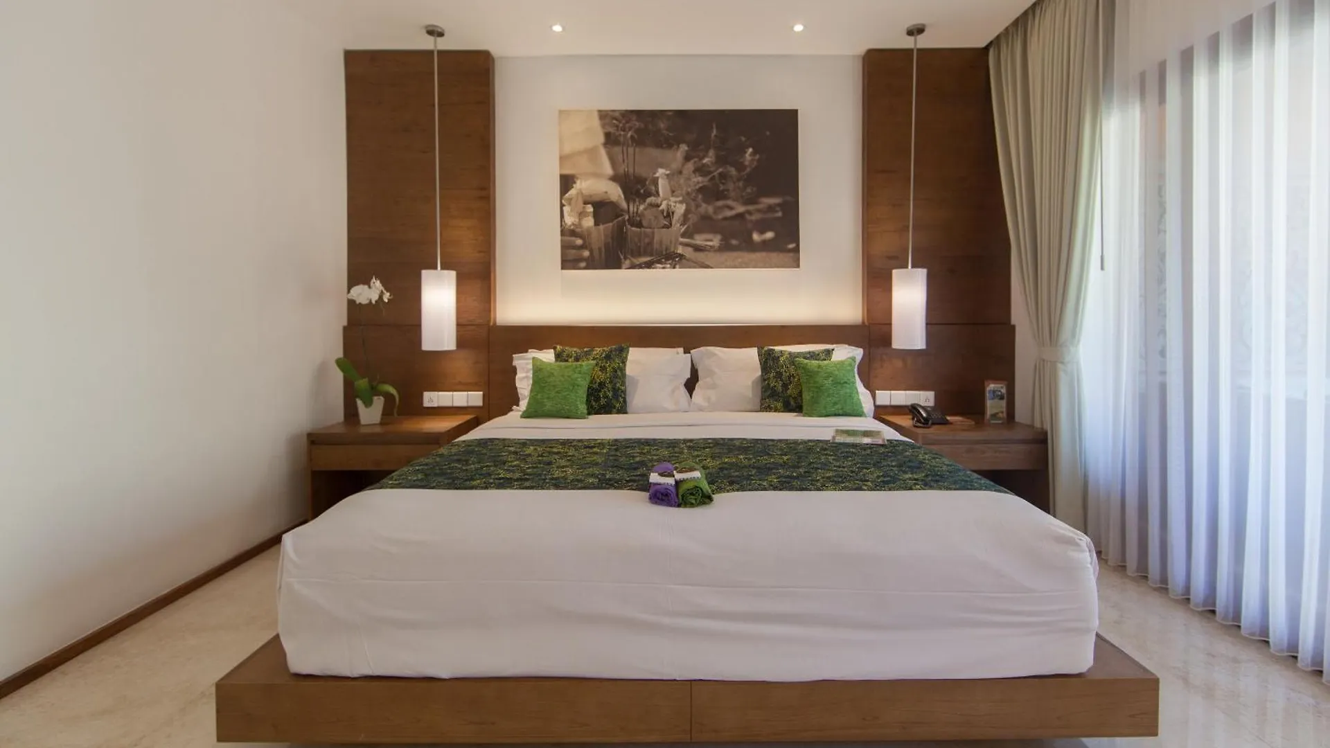 Legian Beach Hotel Индонезия